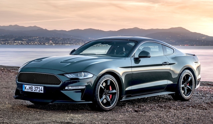 Apparue en 2018, la Mustang Bullitt fait référence au film de Steve McQueen et pousse la cavalerie à 460 ch.