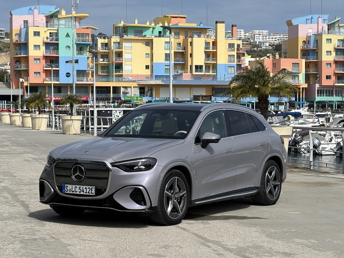 Le Mercedes GLC électrique met le BMW iX3 dans sa ligne de mire