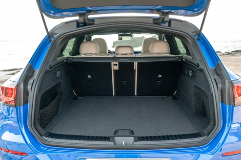Avec 570 litres, pas de souci pour transporter les bagages.