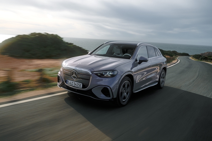 Le Mercedes GLC électrique met le BMW iX3 dans sa ligne de mire