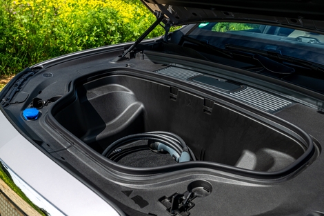 Le frunk est intéressant avec une contenance de 100 litres.