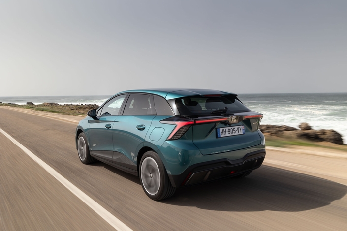 Moins de 28 000 € sans bonus : comment la nouvelle MG4 atomise la concurrence.