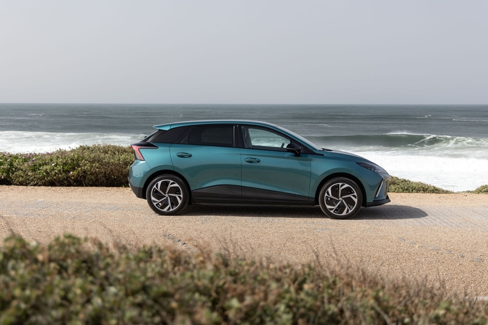 Moins de 28 000 € sans bonus : comment la nouvelle MG4 atomise la concurrence.