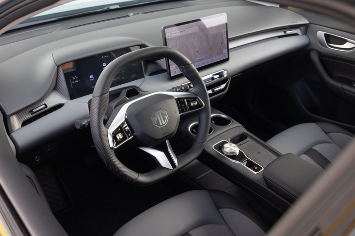 Moins de 28 000 € sans bonus : comment la nouvelle MG4 atomise la concurrence.