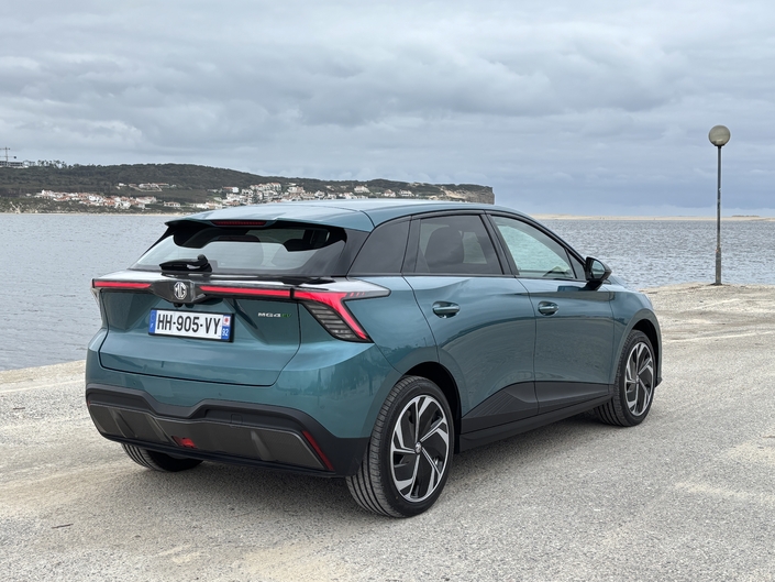 Moins de 28 000 € sans bonus : comment la nouvelle MG4 atomise la concurrence.