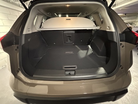 Il faut dire que banquette reculée, le coffre ne compte pas parmi les plus vastes de la catégorie avec 575 dm3 disponibles « seulement ».