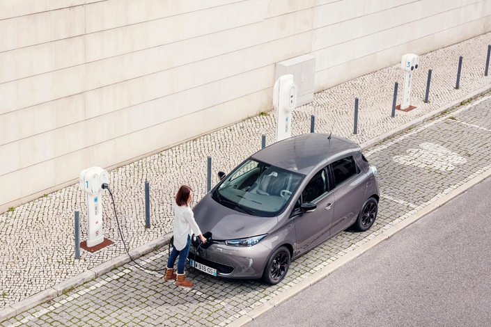 La Renault Zoé est la deuxième voiture électrique la plus prisée en Europe, derrière sa cousine la Nissan Leaf. Mais ses chiffres de vente restent faibles dans l'absolu: 13 500 voitures sur les 5 premiers mois de l'année, c'est encore peu.