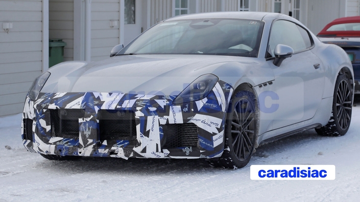 À l’instar de la Maserati GranCabrio, la Maserati GranTurismo va également bénéficier d’un restylage pour l’année 2027. De quoi redonner un petit coup de jeune à un modèle qui date de 2023 et qui devrait rester au catalogue bien après 2030.