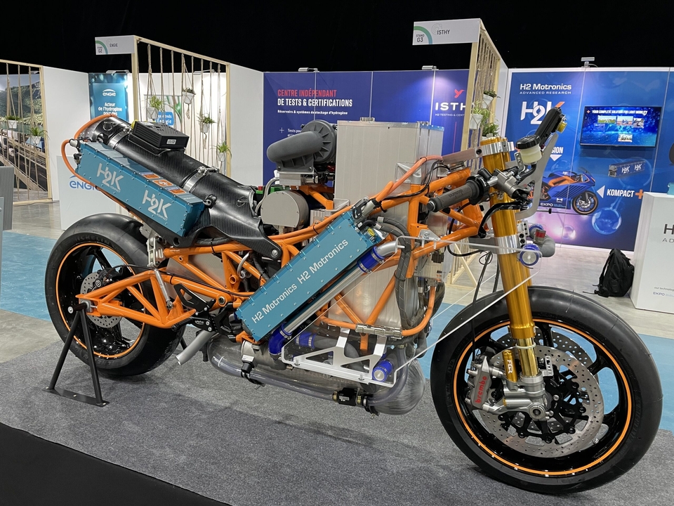 La moto à hydrogène française se montre enfin — free download