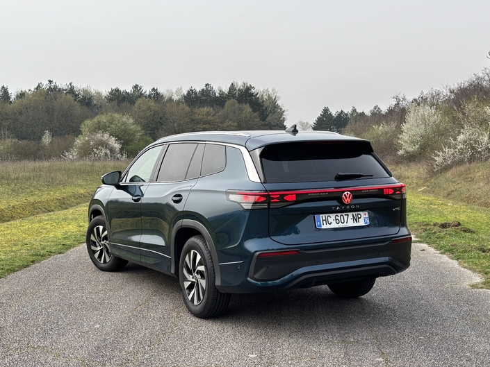 Le Volkswagen Tayron premier prix est-il suffisant pour transporter une grande famille ?