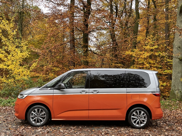 Le volkswagen T7 multivan, quasi invendable en version diesel.