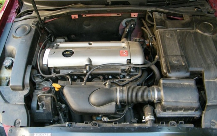 Les moteurs de la Xsara 2.0 Exclusive, que ce soit le XU ou l'EW comme ici, sont simpler et très robustes.