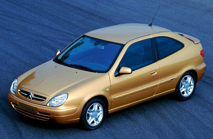 Pour 2001, la Xsara 2.0 16v 137 ch se décline en coupé, que l'on peut associer aux finitions SX et VTS. Ici, il s'agit d'une VTS.
