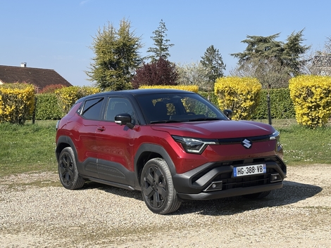 Hormis la peinture tout est de série : feux à LED, jantes alliage ou vitre surteintés.