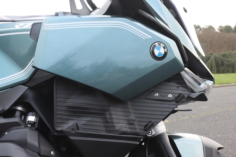 Quelle est la meilleure voyageuse chez BMW ? La R 1300 RT ou R 1300 GS Adventure ? 