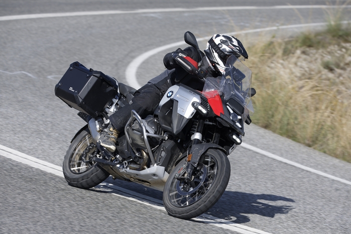 Quelle est la meilleure voyageuse chez BMW ? La R 1300 RT ou R 1300 GS Adventure ? 