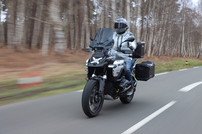 Quelle est la meilleure voyageuse chez BMW ? La R 1300 RT ou R 1300 GS Adventure ? 