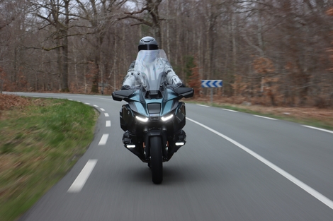 Quelle est la meilleure voyageuse chez BMW ? La R 1300 RT ou R 1300 GS Adventure ? 
