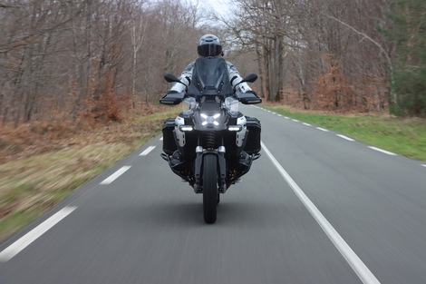 Quelle est la meilleure voyageuse chez BMW ? La R 1300 RT ou R 1300 GS Adventure ? 