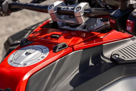 Quelle est la meilleure voyageuse chez BMW ? La R 1300 RT ou R 1300 GS Adventure ? 