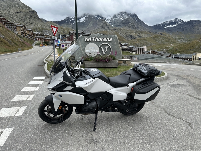 Quelle est la meilleure voyageuse chez BMW ? La R 1300 RT ou R 1300 GS Adventure ? 