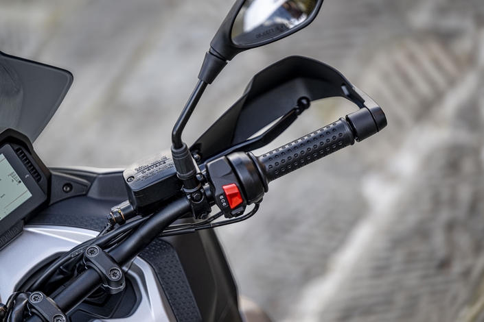 Aprilia SR GT 400 : le scooter crossover à l’esprit course