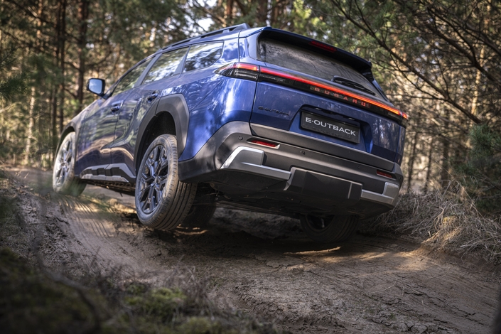 Cette posture est presque naturelle pour le Subaru E-Outback.