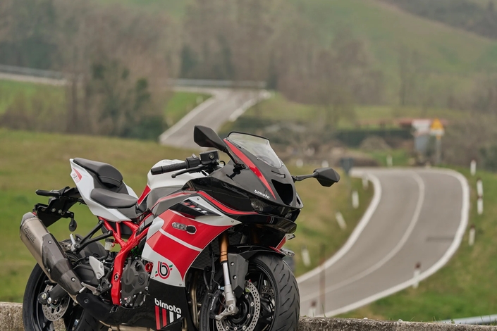 Bimota rend la Kawasaki ZX-4RR encore plus sportive !