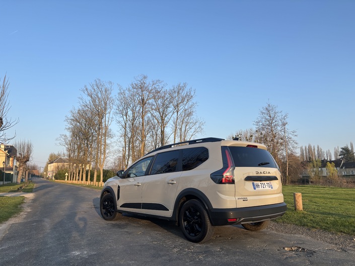 Nouveau Dacia Jogger Hybrid : plus d’agrément et une sobriété record !