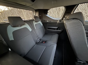 Au dernier rang, le Jogger est aussi vaste qu’un grand ludospace alors qu’il ne mesure que 4,55 m de long et que sa banquette reste fixe.