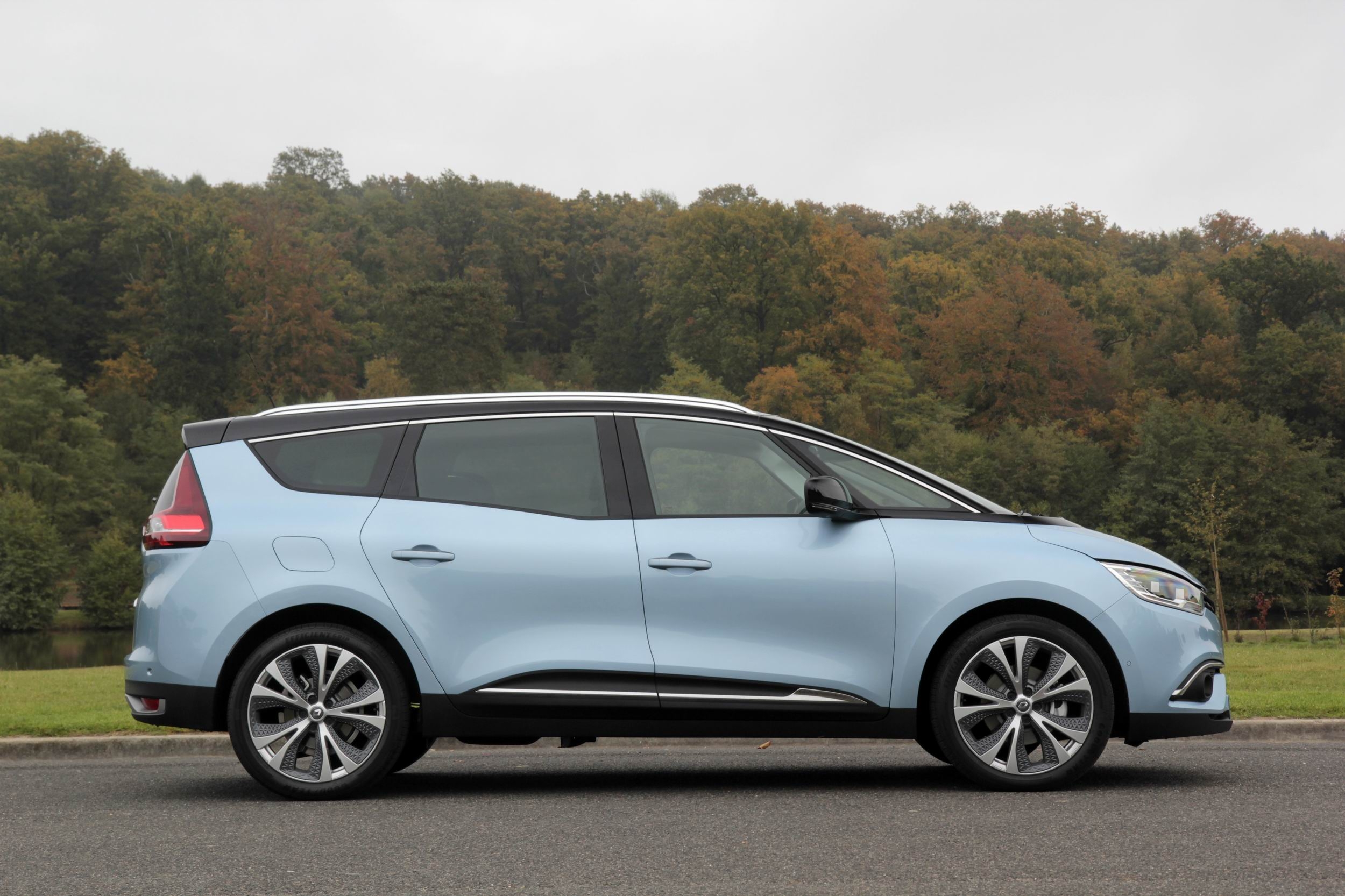 Renault Scenic Or Citroen Xsara Picasso