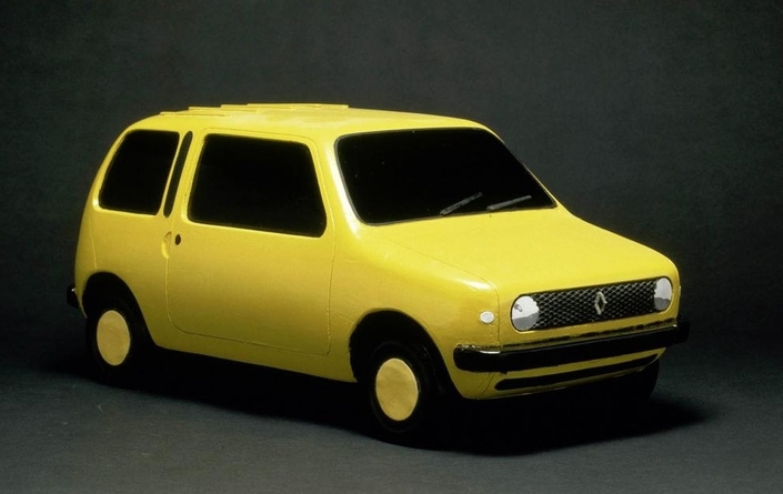 En 1975, cette maquette à la bouille très sympa est proposée, qui ne sera pas retenue. Déjà, on imagine susciter le coup de coeur comme le fera la Twingo finale !