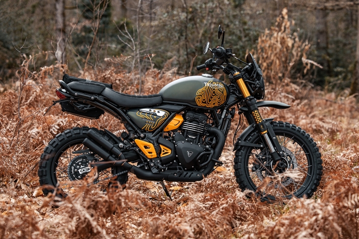 FCR Original « Escape » : la Triumph Scrambler 400 XC qui se prend pour une reine du désert !