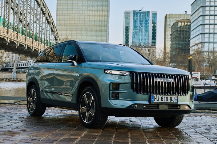 Au printemps 2026, Chery débutera la commercialisation de 4 modèles, à travers deux marques spécialement conçues pour l’export : Jaecoo (ici le 7) et Omoda.