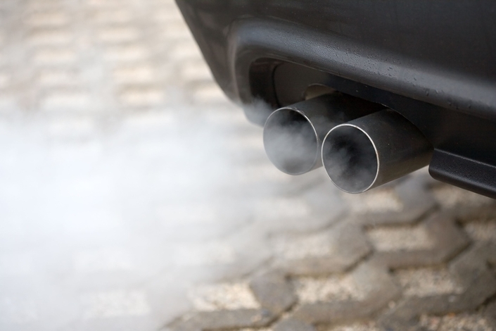 Fin des voitures essence et diesel : faut-il déjà s'inquiéter ?