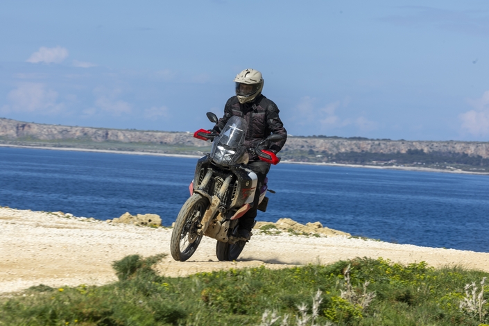 La Yamaha Ténéré 700 World Raid 2026 est une invitation au voyage à ne surtout  pas manquer