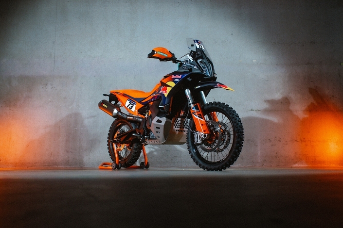 KTM 890 Adventure R Rally 2026 : le chaînon manquant entre le trail et le Dakar