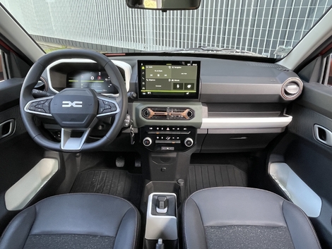 Après le dernier restylage, elle gagne en qualité perçue et en modernité du design, avec un écran bien plus grand.