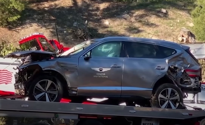 Tiger Woods a mis son Range Rover sur le flanc et un Genesis dans le décor