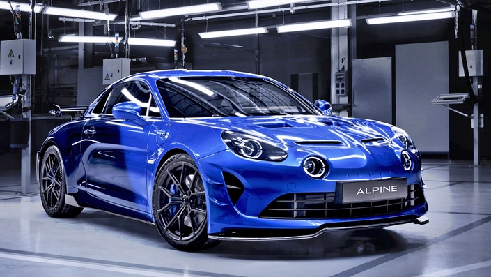 La prochaine A110 ne devrait être qu’électrique et elle va pousser l’Alpine A110 thermique à la retraite. Une A110, dont la « A110 R Ultime » est la dernière version. © Alpine