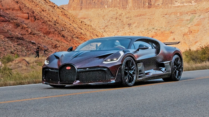 Un bolide équipé d’un moteur W16 de 1 500 ch, ça a du charme et la Bugatti Divo n’en manque pas. Produite à 40 exemplaires, cette auto est une œuvre d’art. © Bugatti