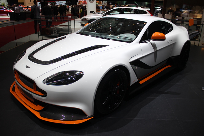 Aston Martin V12 Vantage S GT3 : gentleman driver - En direct du Salon de Genève 2015