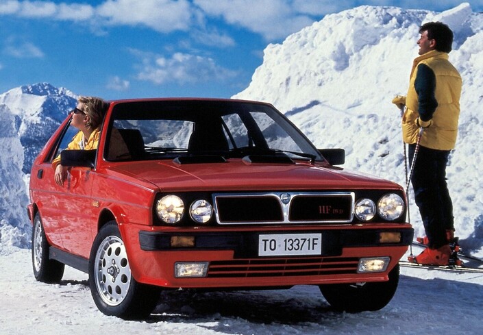 Moins chère que l'Integrale et pas tellement moins rapide, la Delta HF 4WD est une bonne alternative. Ici en 1987.