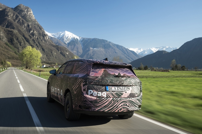 L’insonorisation et l’amortissement sont de grande qualité. On note aussi le diamètre de braquage très court pour la version à deux roues motrices.