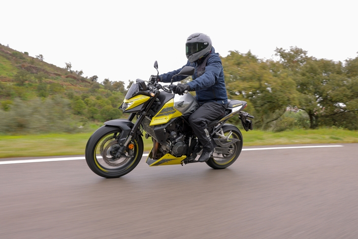 La Honda Hornet 750 embraye sur l’E-Clutch