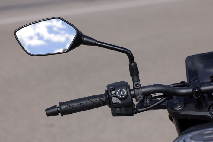 La Honda Hornet 750 embraye sur l’E-Clutch