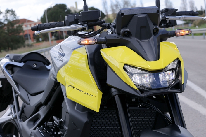 La Honda Hornet 750 embraye sur l’E-Clutch