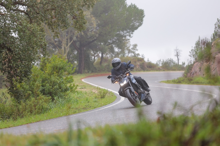 La Honda Hornet 750 embraye sur l’E-Clutch