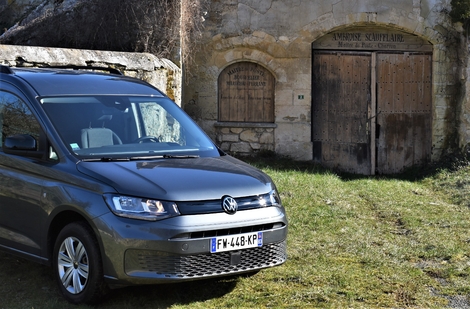 La face avant du Caddy lancé 2021.