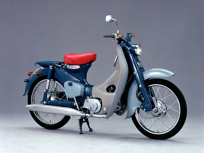 La moto la plus vendue de l’histoire… boudée en France ? La Honda Super Cub face à un marché qui ne la comprend pas